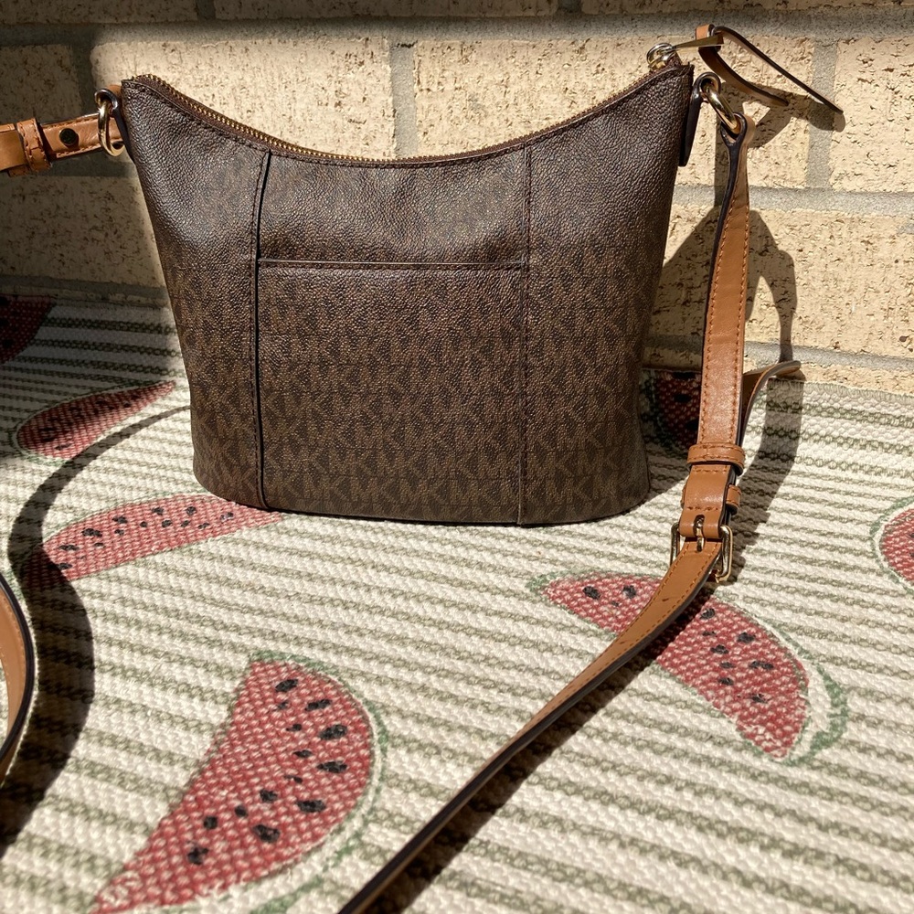 Michael Kors Brown Lupita Messenger Bucket Bag Crossbody Crescent Shape Purse - Picture 9 of 16